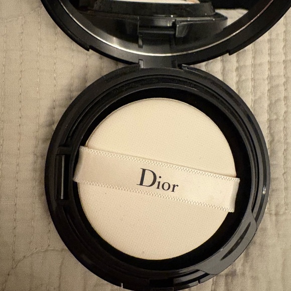 DIOR FOREVER COUTURE PERFECT CUSHION LIMITED EDITION IN 2N NEUTRAL - Picture 5 of 9